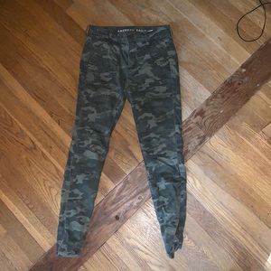 American eagle camo pants